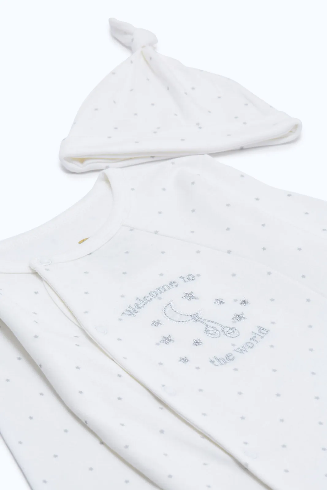 Babies White Embroidered Sleepsuit With Beanie (2 Piece)