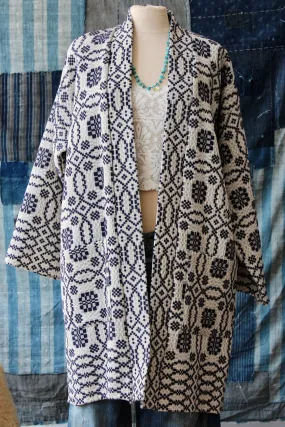 The Highlands Foundry White   Indigo Heirloom Coverlet Duster THF134