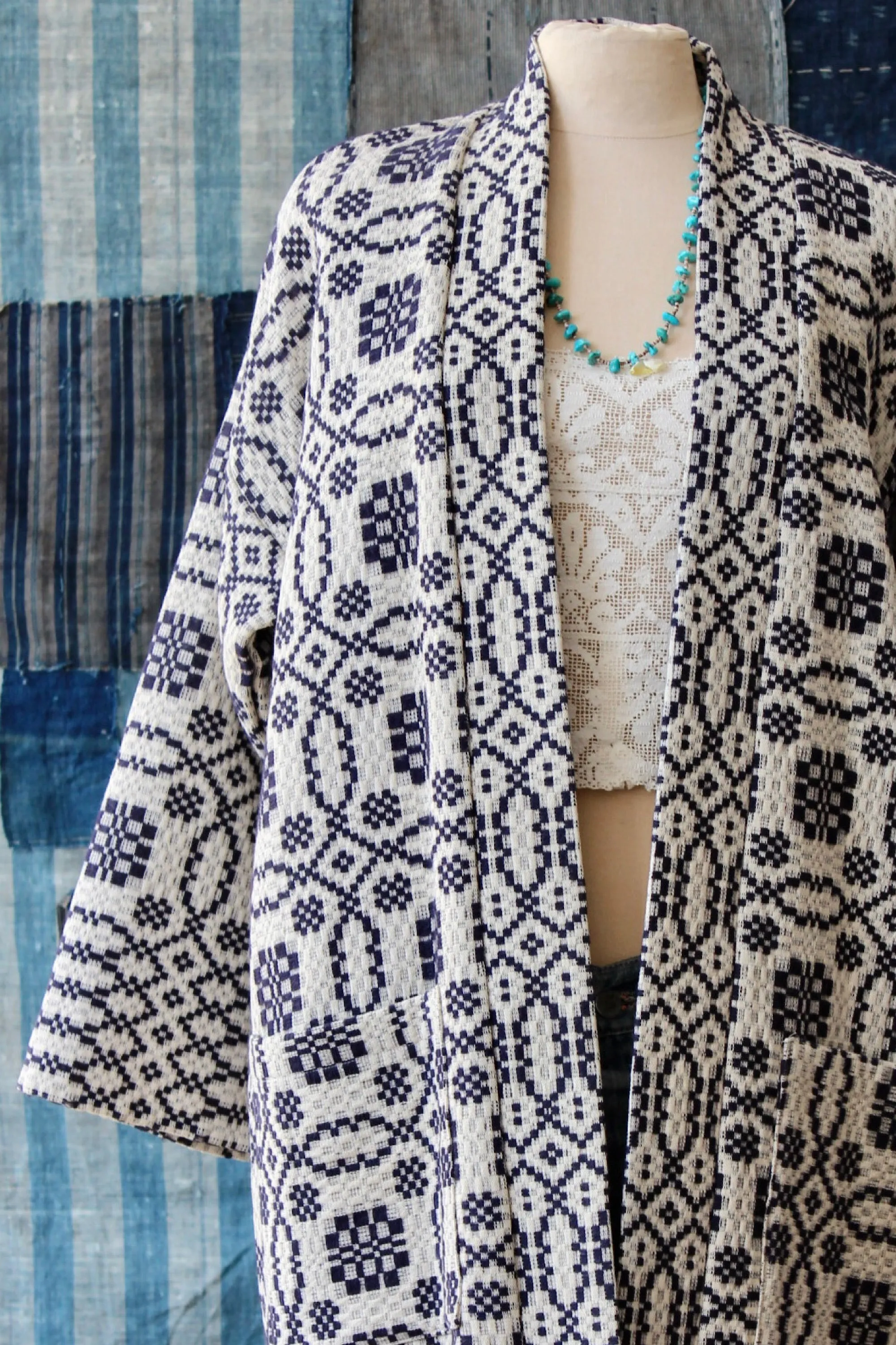 The Highlands Foundry White   Indigo Heirloom Coverlet Duster THF134